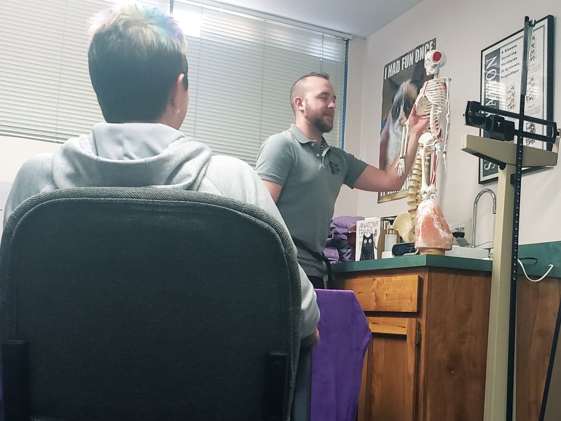 Kevin explaining body mechanics